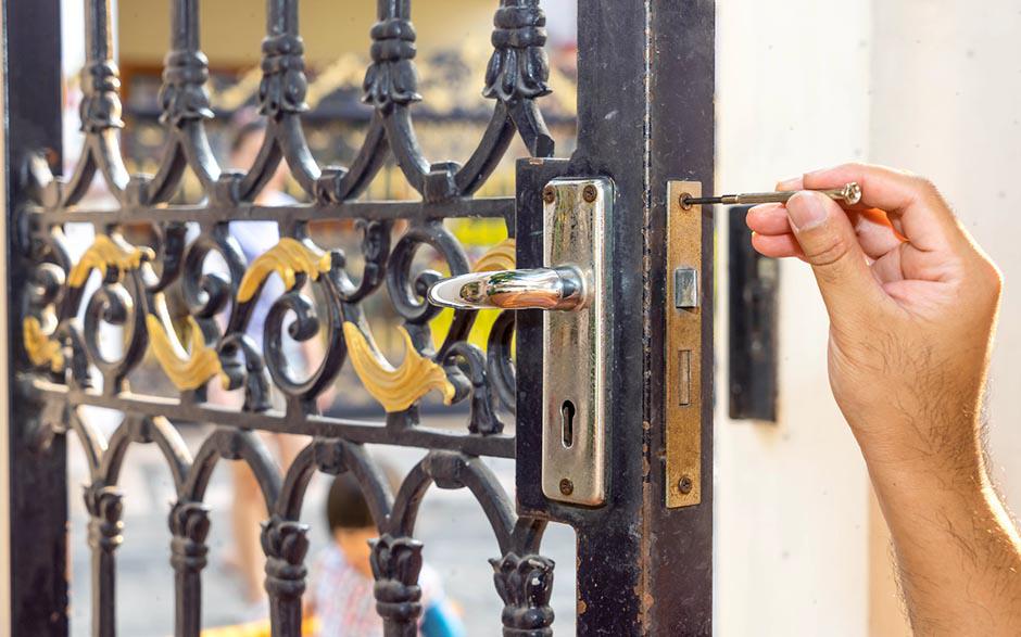 ouvrir porte claquée Mennecy